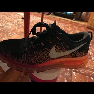 Nike air max flynit perfect condition. Hardly worn